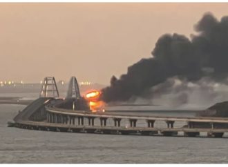 Explosión daña gravemente el puente de Crimea, asestando un duro golpe a los planes bélicos de Putin