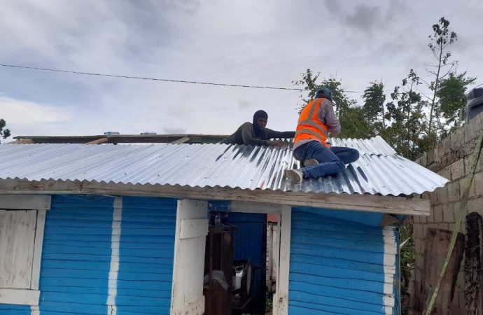 Iglesia de Dios de la Profecía asiste afectados por huracán en Higüey y Yuma