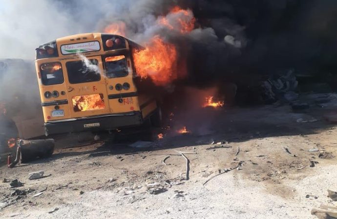 18 autobuses de la empresa Monumental y un camión fueron afectados en incendio ocurrido en Bávaro