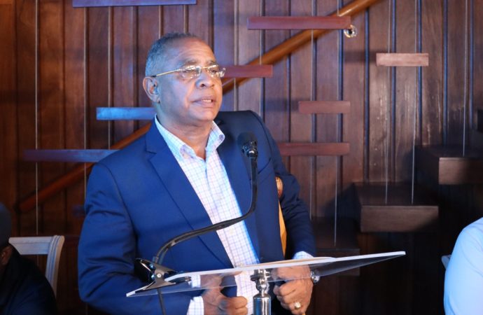 Santo Amado De la Rosa anuncia candidatura a alcalde de Higüey por el PRM y renuncia como director de Medio Ambiente