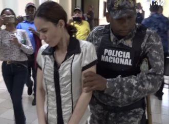 Prisión preventiva a mujer  acusada de estrangular  hija en La Vega