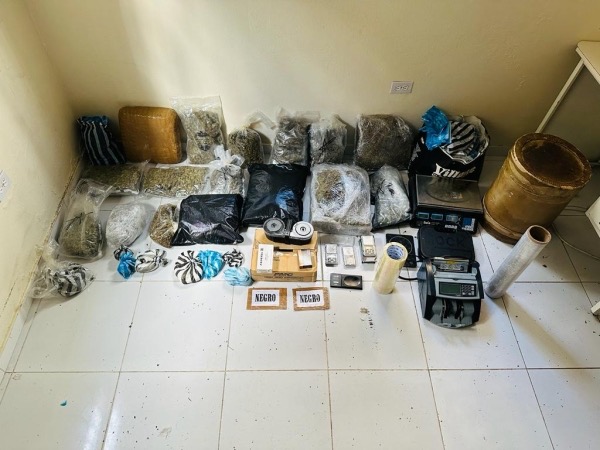 En Baní apresan hombre con más de 17 mil gramos de drogas y cientos de municiones