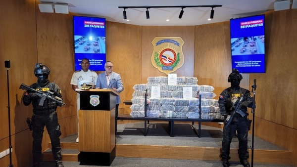 Ocupan en  La Romana otros 281 paquetes de  presumible cocaína