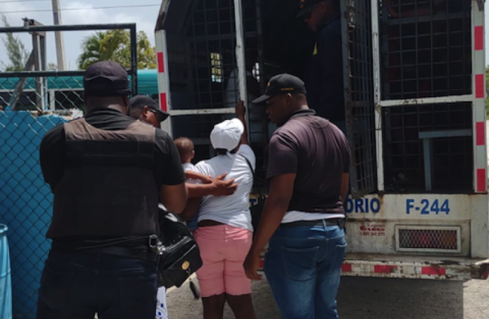 Obispo Castro Marte condena acción de agentes de Migracion sacaron parturientas haitianas de hospital en Higüey