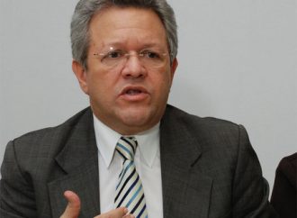 PLD expulsa “de por vida” a Humberto Salazar