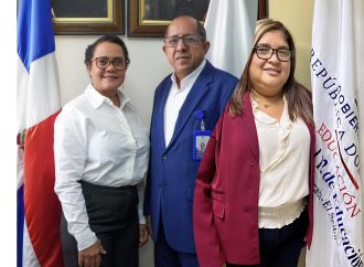 Juramentan nueva directora del Distrito Educativo 12-01 de Higüey