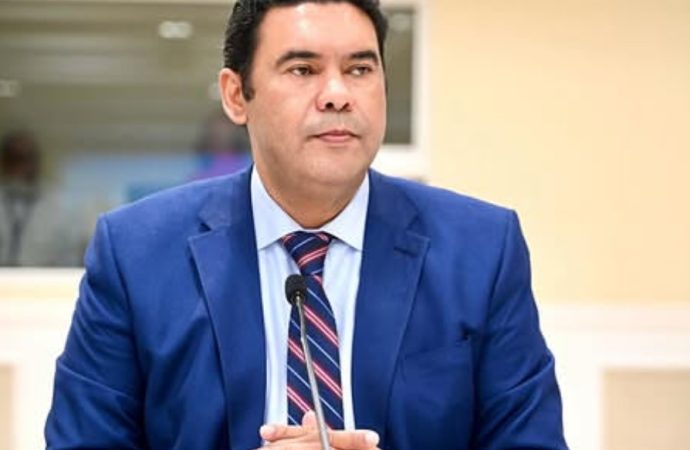 Senador “Cholitin” retira proyecto de ley sobre el discurso de odio en RRSS