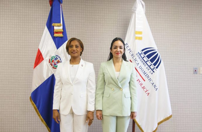 Juramentan nueva gobernadora de La Altagracia