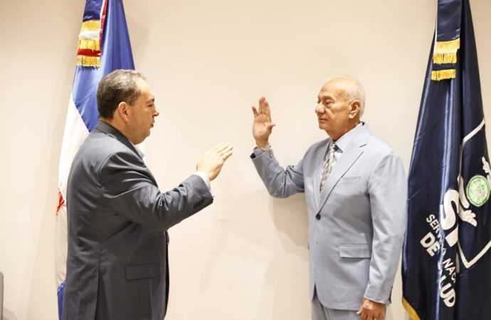 SNS juramenta nuevo director Hospital Doctor Antonio Musa