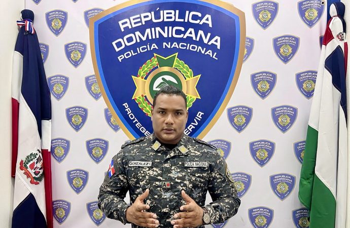PN y Bomberos de Higüey rescatan personas atrapadas en ascensor de plaza