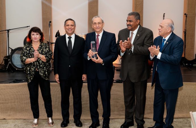 Reconocen a jueces y exjueces iberoamericanos durante gala de la XXII Cumbre Judicial en Santo Domingo