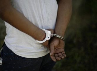 Aplazan juicio de fondo contra agente de migración por violación sexual a menor en Verón, Punta Cana
