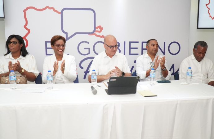 IDAC y Gobernación enfatizan sobre la educación en el Gobierno en Las Provincias