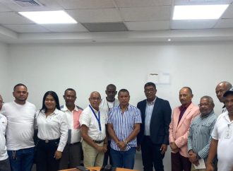Edeeste acuerda con comunitarios y autoridades eficientizar el servicio eléctrico en la zona sur de Higüey