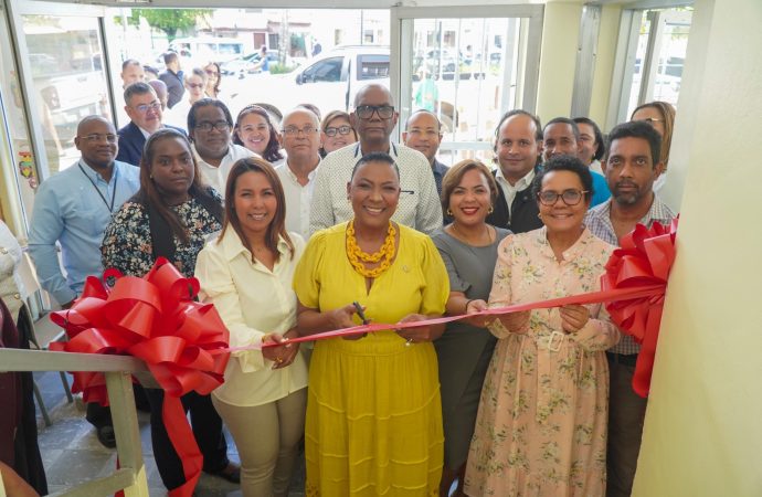 Regional 12 de Educación inaugura oficinas remozadas en beneficio del personal y la comunidad educativa