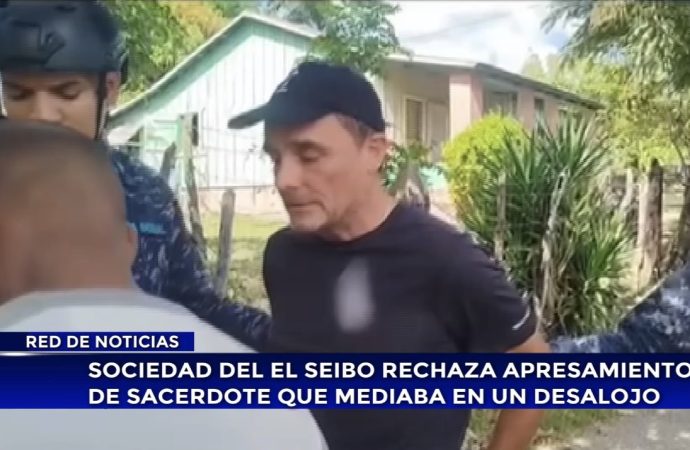 Apresan sacerdote en El Seibo mientras mediaba en un desalojo