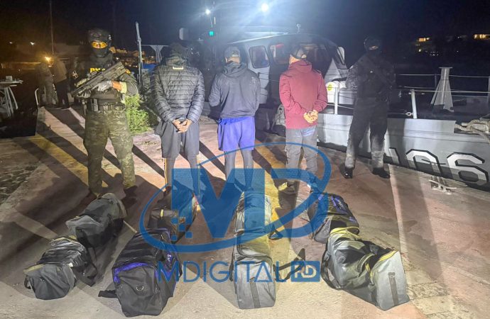 OCUPAN 136 PAQUETES PRESUMIBLEMENTE COCAÍNA EN LA ALTAGRACIA