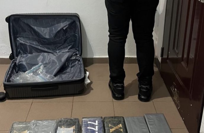DNC detiene hombre con 13 paquetes de cocaína en Punta Cana