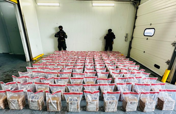 DNCD INTERCEPTA EN PUERTO CAUCEDO  700 PAQUETES DE  COCAÍNA