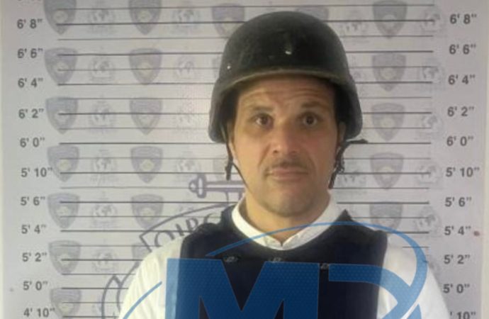 Extraditan a Reino Unido por aeropuerto de Punta Cana a británico acusado de múltiples delitos graves