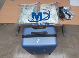 Arrestan extranjero con cuatro paquetes de cocaína en aeropuerto de Punta Cana