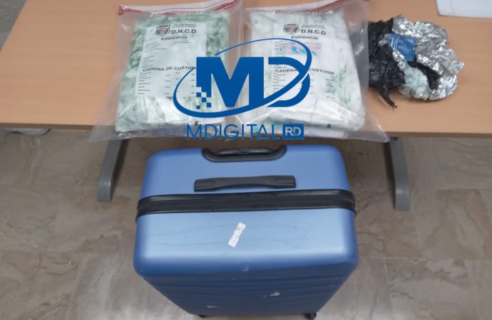 Arrestan extranjero con cuatro paquetes de cocaína en aeropuerto de Punta Cana