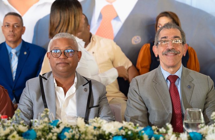 Maestro Johnny Santana presenta propuesta de gestión para el Centro UASD Higüey