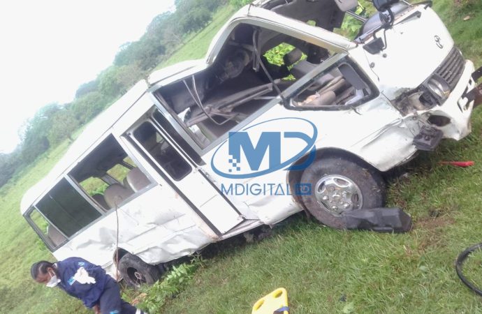 Despachan lesionados de accidente de autobús hotelero en carretera Nisibón–Miches