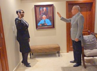 Regidora de Higüey renuncia de País Posible y se juramenta en el PLD