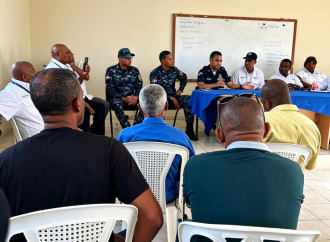 PN sostiene encuentro con comunitarios de Villa Cerro, Higüey