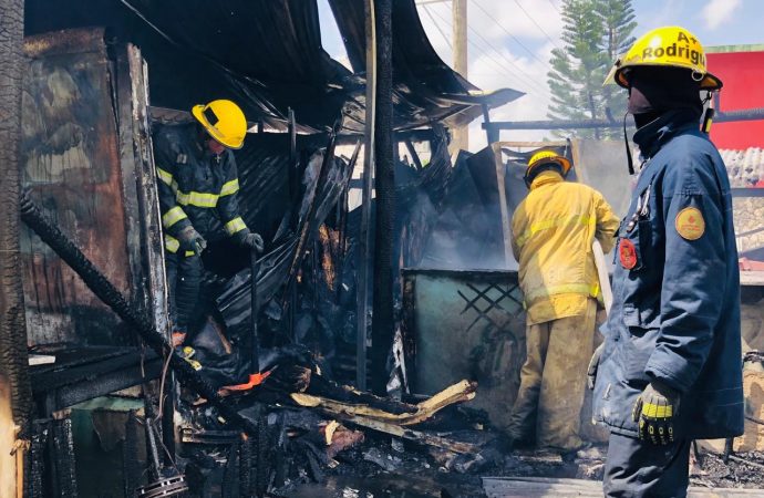 Se quema la casa del chicharrón  en Bávaro