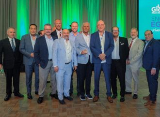 La UCE fortalece vínculos con sus egresados internacionales durante encuentro celebrado en Miami