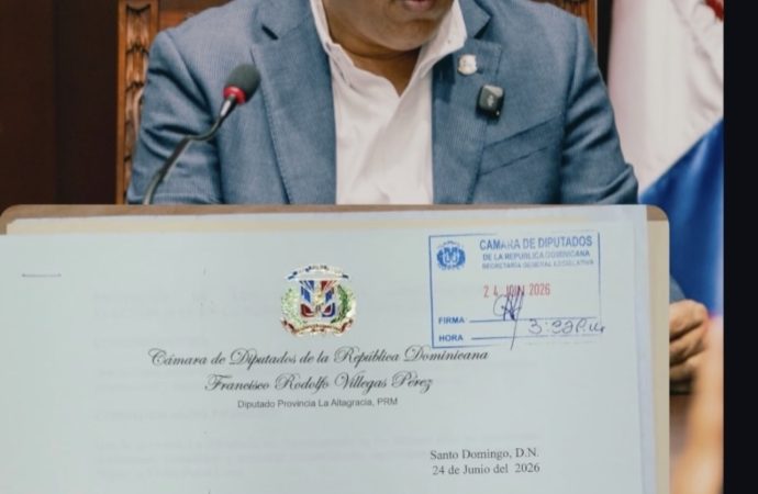 Diputado Francisco Villegas deposita proyecto de ley para crear dos circunscripciones electorales en La Altagracia