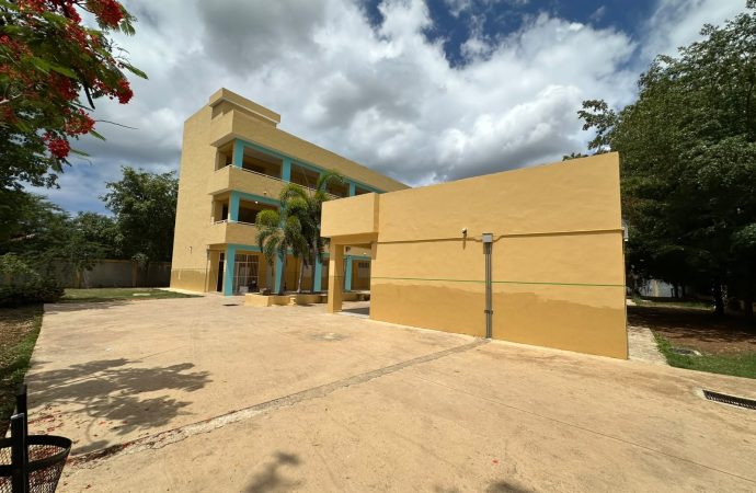 Remozamiento de Escuela Básica Ramón Cordones avanza en más del 85% en La Romana