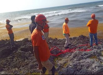 Hallan cadáver  flotando en Playa Jellyfish, Bávaro; autoridades investigan