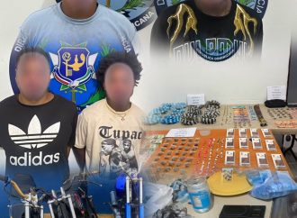 Tres  detenidos y más de 240 porciones de presuntas drogas ocupadas en Veron