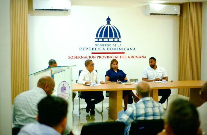 Director de Infraestructura Escolar supervisa avance de obras en La Romana de cara al nuevo año escolar