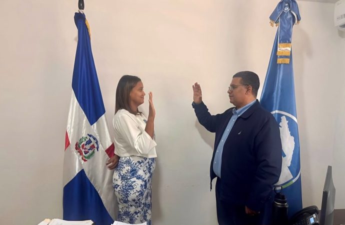 Juramentan nueva subdirectora en Hospital de Sabana de la Mar