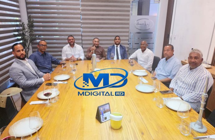 Alcalde Manolito Ramírez socializa Plan Municipal de Ordenamiento Territorial con dirigentes de Fuerza del Pueblo