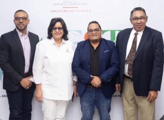 ANDRÉS DEL ROSARIO PRESENTA LIBRO MENTE AUMENTADA CON IA
