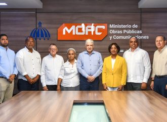 Gobernadora Daysi De Óleo gestiona ante Obras Públicas seguimiento y priorización de proyectos para La Altagracia