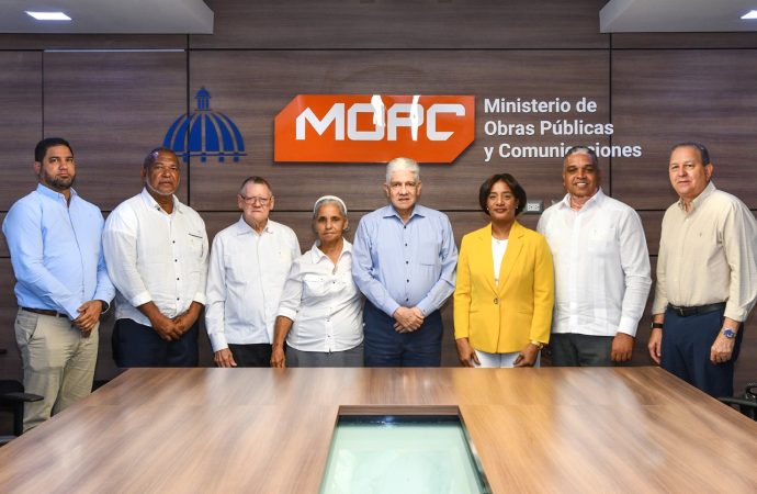 Gobernadora Daysi De Óleo gestiona ante Obras Públicas seguimiento y priorización de proyectos para La Altagracia