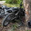 Hombre muere tras chocar motocicleta contra un árbol en Macao