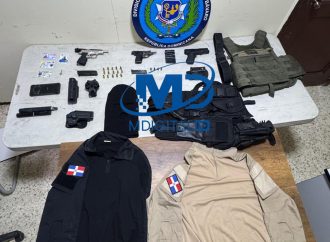 En Bávaro PN ocupa armas de fuego, pertrechos y carnets falsos durante allanamiento