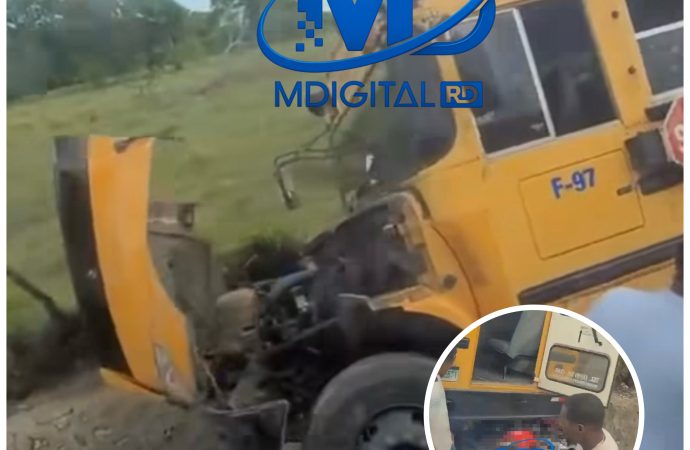 Dos muertos y dos heridos graves en triple choque en la carretera Higüey-La Otra Banda