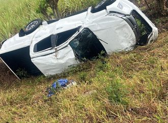 Vehículo de la gobernación de La Altagracia sufre accidente; ocupantes resultan ilesos