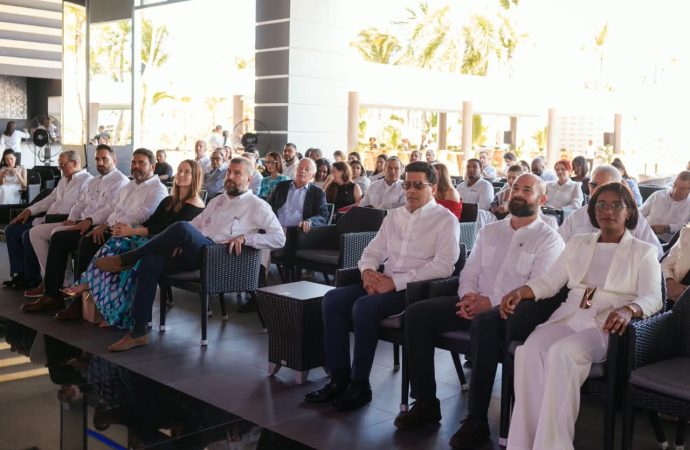 RIU Hotels presenta en Punta Cana su estrategia global de sostenibilidad e inversión social
