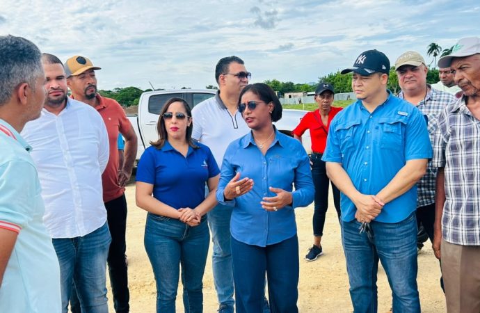Gobernadora Daysi De Óleo escucha planteamientos de La Estancia y gestiona conexión con nueva circunvalación