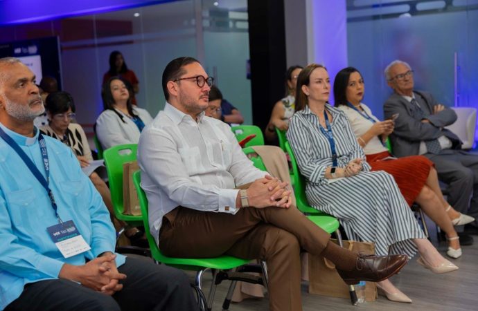 La UCE concluye el TUS 2026 con llamado a integrar tecnología, ética y responsabilidad social en la educación superior